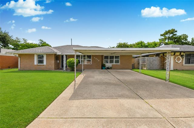 5758 Meadow Creek Lane, Houston, TX 77017