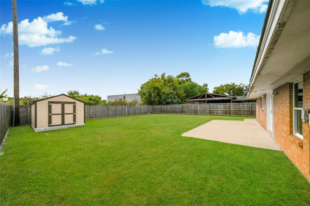 5758 Meadow Creek Lane, Houston, TX 77017