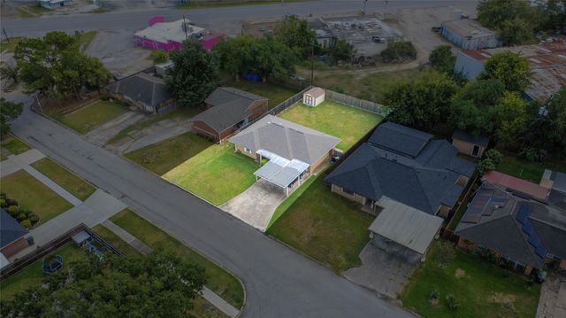 5758 Meadow Creek Lane, Houston, TX 77017