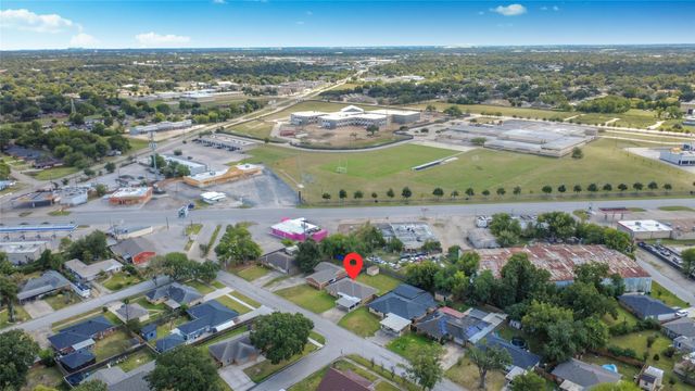 5758 Meadow Creek Lane, Houston, TX 77017