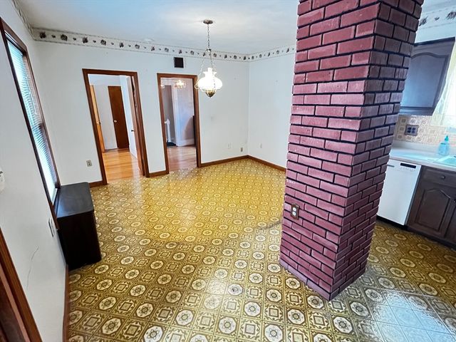 75 School St, Somerville, MA 02143
