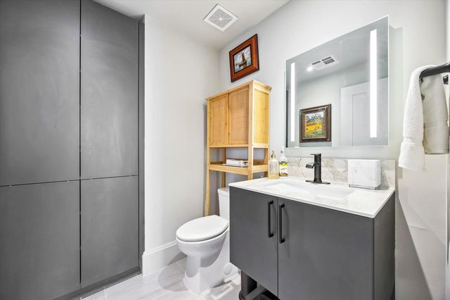 1701 Hermann Drive 22CE, Houston, TX 77019