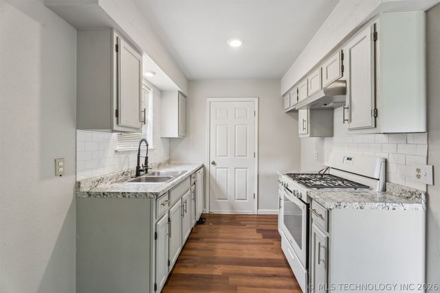 3634 S 106th Place E, Tulsa, OK 74146