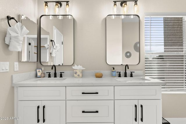 1591 E Carla Vista Drive, Chandler, AZ 85225