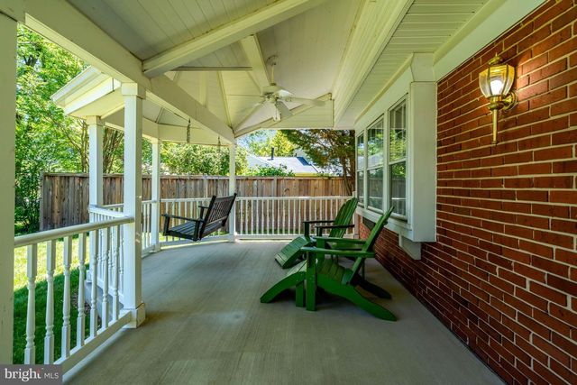 13042 MAPLE VIEW LN, Fairfax, VA 22033