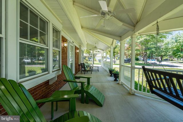 13042 MAPLE VIEW LN, Fairfax, VA 22033