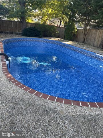 13042 MAPLE VIEW LN, Fairfax, VA 22033