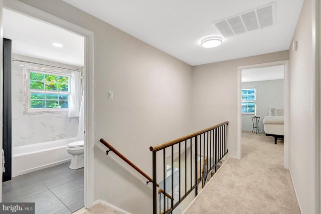 13042 MAPLE VIEW LN, Fairfax, VA 22033