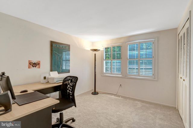13042 MAPLE VIEW LN, Fairfax, VA 22033