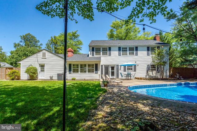 13042 MAPLE VIEW LN, Fairfax, VA 22033