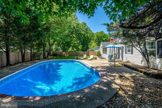 13042 MAPLE VIEW LN, Fairfax, VA 22033