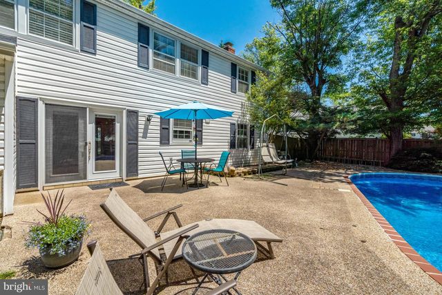 13042 MAPLE VIEW LN, Fairfax, VA 22033