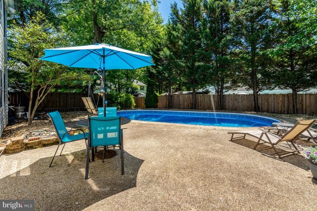 13042 MAPLE VIEW LN, Fairfax, VA 22033