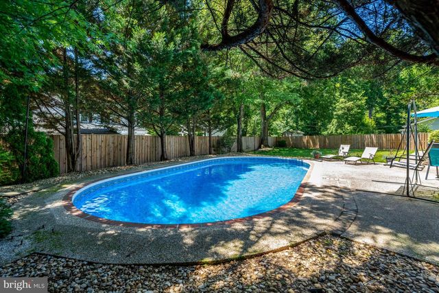 13042 MAPLE VIEW LN, Fairfax, VA 22033
