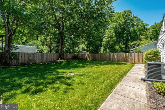 13042 MAPLE VIEW LN, Fairfax, VA 22033