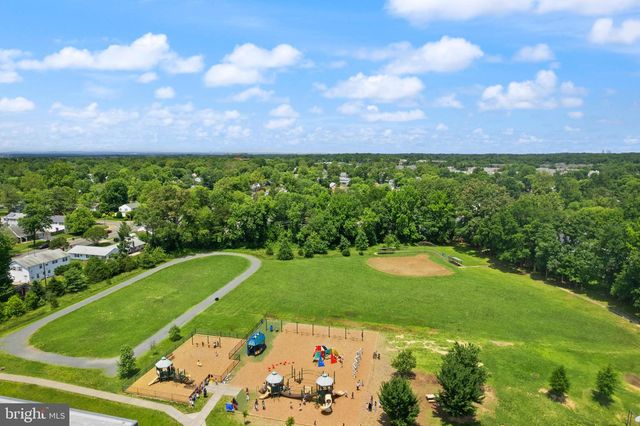 13042 MAPLE VIEW LN, Fairfax, VA 22033