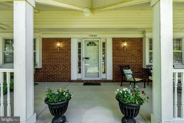 13042 MAPLE VIEW LN, Fairfax, VA 22033