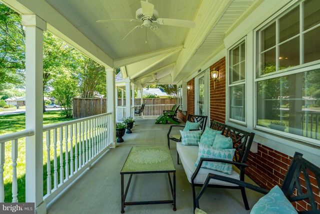 13042 MAPLE VIEW LN, Fairfax, VA 22033