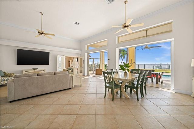 264 Bayshore DR, Cape Coral, FL 33904