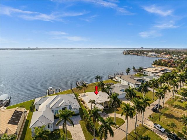 264 Bayshore DR, Cape Coral, FL 33904