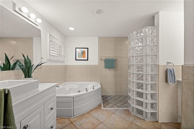 264 Bayshore DR, Cape Coral, FL 33904