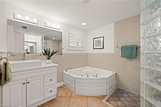 264 Bayshore DR, Cape Coral, FL 33904