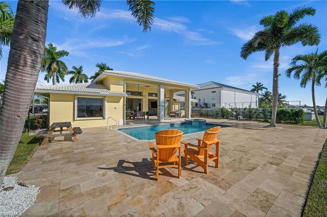 264 Bayshore DR, Cape Coral, FL 33904