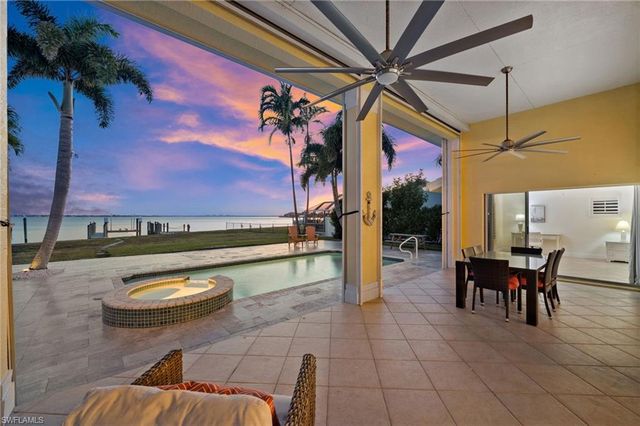 264 Bayshore DR, Cape Coral, FL 33904