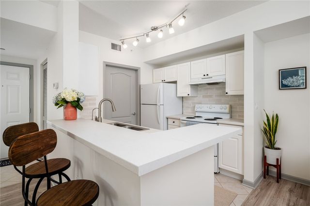 5095 Fairways Circle I204, Vero Beach, FL 32967