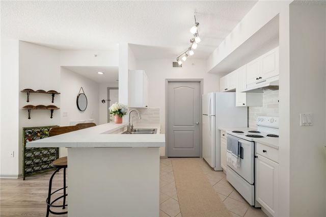 5095 Fairways Circle I204, Vero Beach, FL 32967