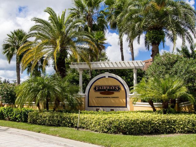 5095 Fairways Circle I204, Vero Beach, FL 32967