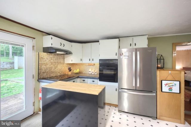 1111 RICHMOND RD, Red Lion, PA 17356