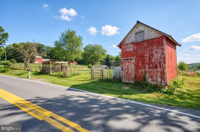 1111 RICHMOND RD, Red Lion, PA 17356