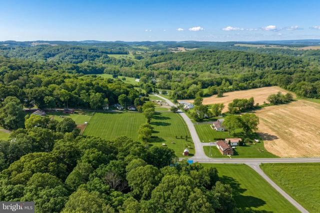 1111 RICHMOND RD, Red Lion, PA 17356
