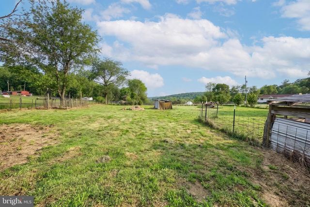 1111 RICHMOND RD, Red Lion, PA 17356