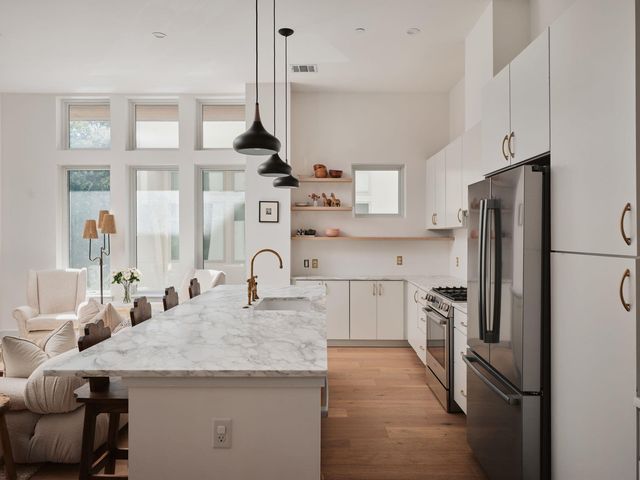 2300 Enfield RD 306, Austin, TX 78703