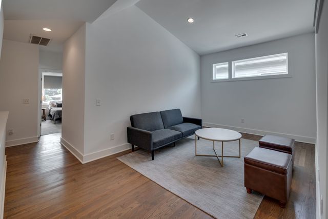 908 Southside Pl, Nashville, TN 37203