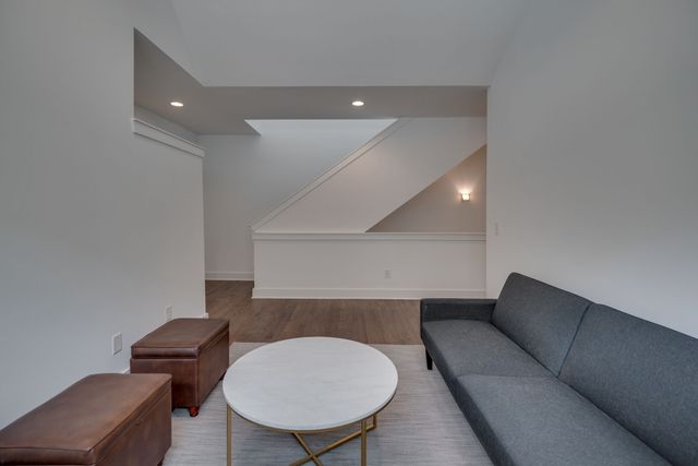 908 Southside Pl, Nashville, TN 37203