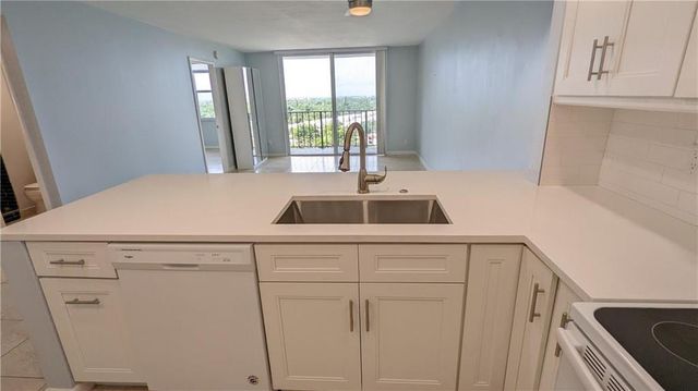 1800 N ANDREWS Avenue N 12G, Fort Lauderdale, FL 33311