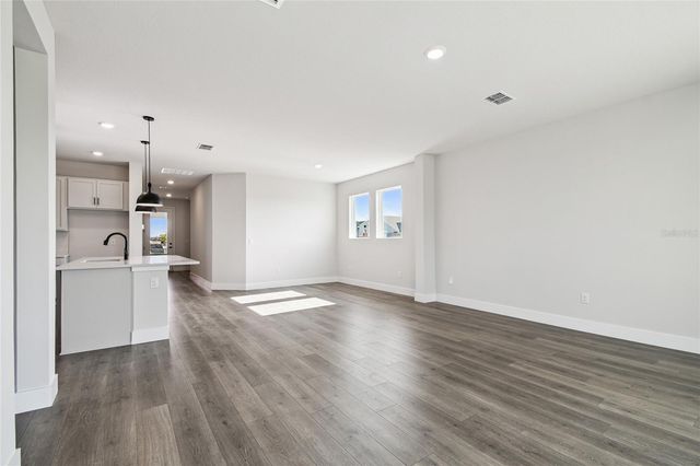 5048 CHAPEL ROW AVENUE, Apollo Beach, FL 33572