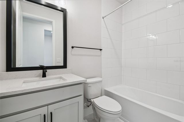 5048 CHAPEL ROW AVENUE, Apollo Beach, FL 33572