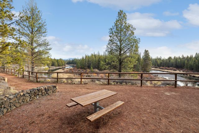 51734 Jubilee Pine Dr, La Pine, OR 97739