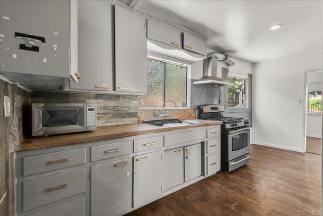 12830 Mapleview St, Lakeside, CA 92040
