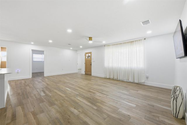 5617 Odessa Avenue, Fort Worth, TX 76133