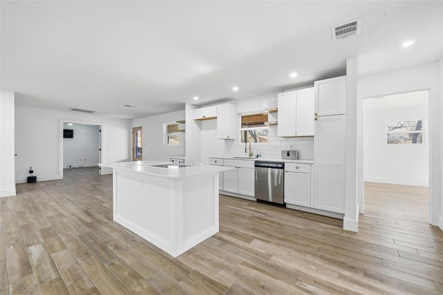 5617 Odessa Avenue, Fort Worth, TX 76133