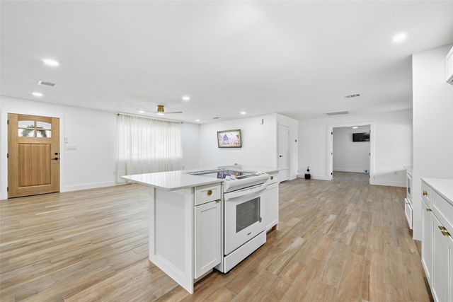 5617 Odessa Avenue, Fort Worth, TX 76133