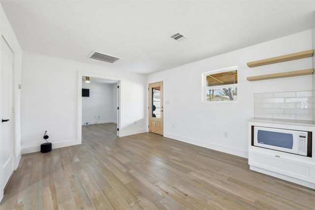 5617 Odessa Avenue, Fort Worth, TX 76133