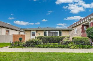 4121 Maple Avenue, Lyons, IL 60534