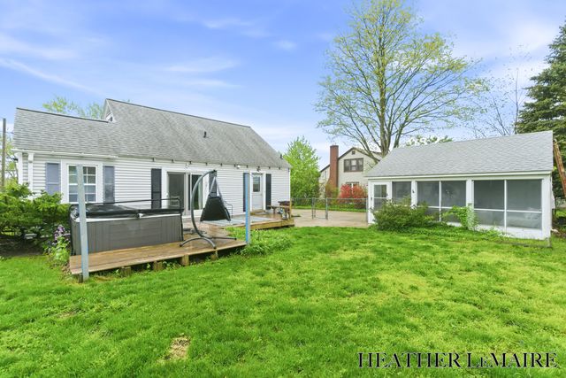 945 4 Mile Road NE, Grand Rapids, MI 49525