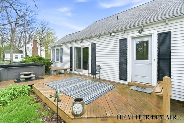 945 4 Mile Road NE, Grand Rapids, MI 49525